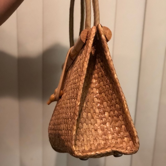 Wicker straw bag w/ bamboo trim - Picture 3 of 8
